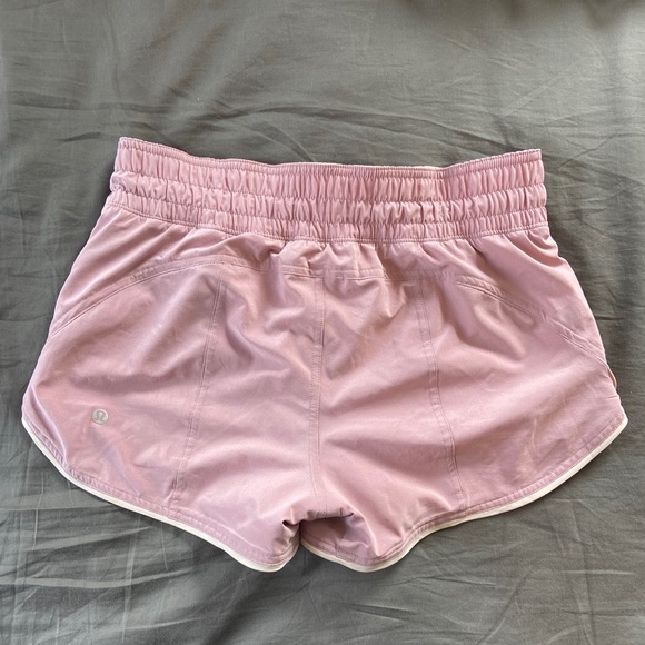 Reversible lululemon shorts excellent condition - Picture 7 of 7